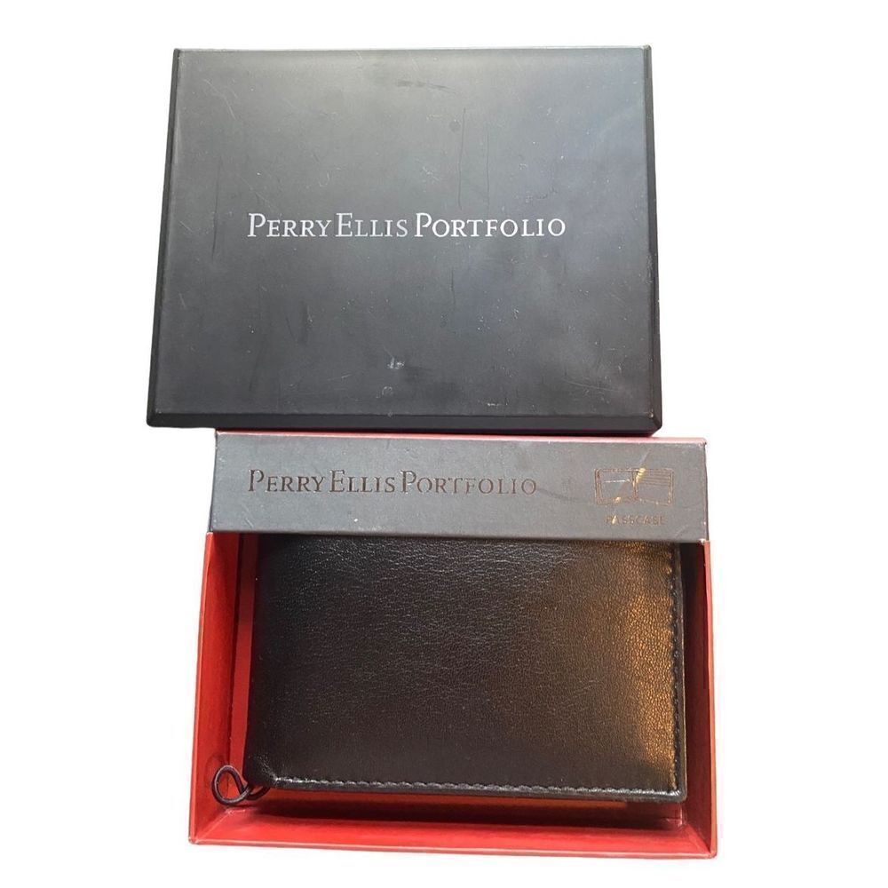 Perry Ellis Portfolio black Leather Passcase Style Foldover ID Flap 6 card slots